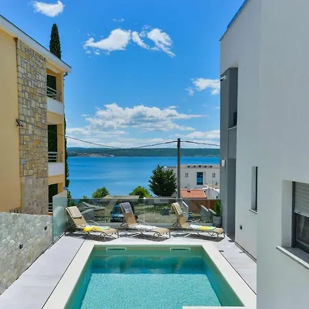 Modern Futura With Pool Villa