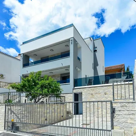 Villa Modern Futura With Pool