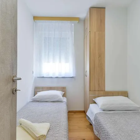 Modern Futura With Pool Maslenica