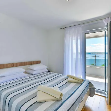 Modern Futura With Pool Maslenica