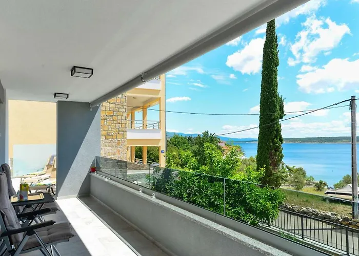 Modern Futura With Pool Maslenica