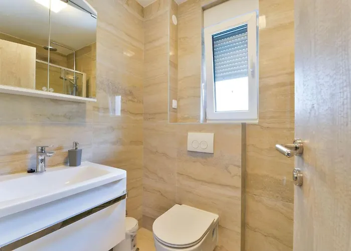 Modern Futura With Pool Maslenica