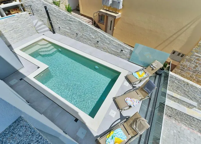 Modern Futura With Pool Villa *