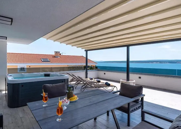 Modern Futura With Pool * Maslenica