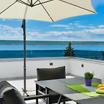 Modern Futura With Pool * Maslenica