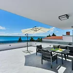 فيلة Modern Futura With Pool ماسلينتسا