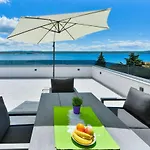 Modern Futura With Pool * Maslenica