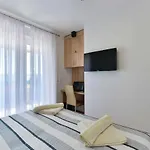 Modern Futura With Pool فيلة *