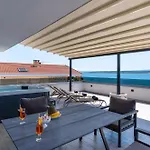 Modern Futura With Pool * ماسلينتسا