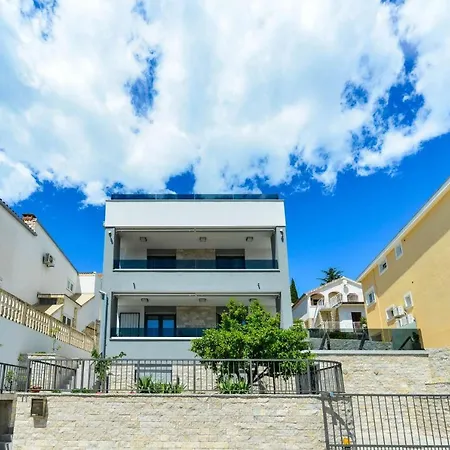 Villa Modern Futura With Pool *