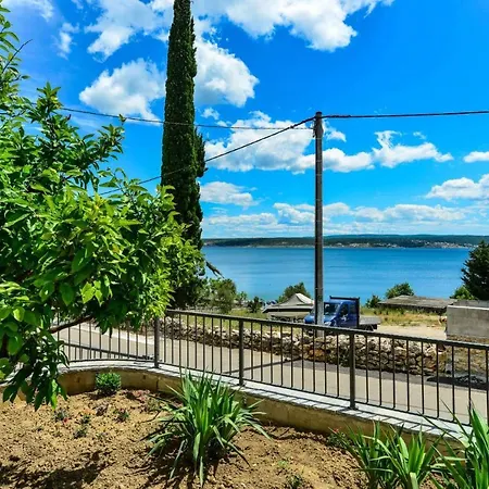 Modern Futura With Pool Villa