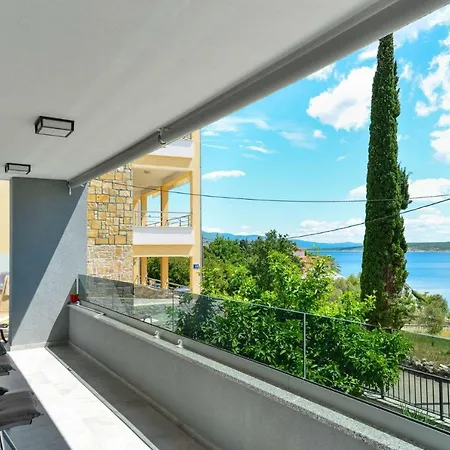 Modern Futura With Pool Maslenica