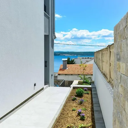 Modern Futura With Pool * ماسلينتسا