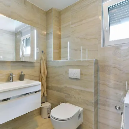 Villa Modern Futura With Pool *