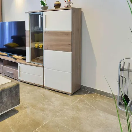 Modern Futura With Pool فيلة *