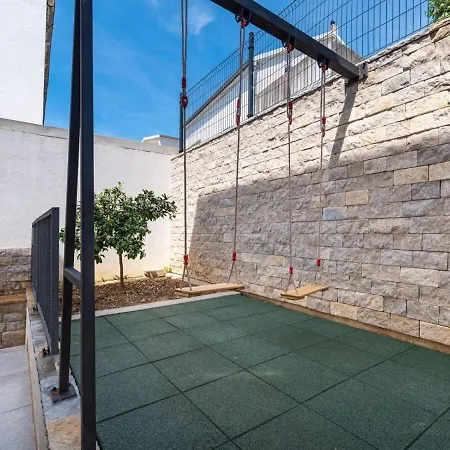 Modern Futura With Pool Maslenica